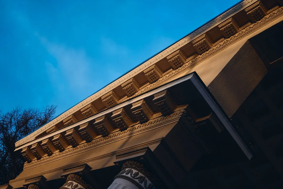 Pourquoi 60% des corniches EPS détruisent les proportions d&rsquo;une façade