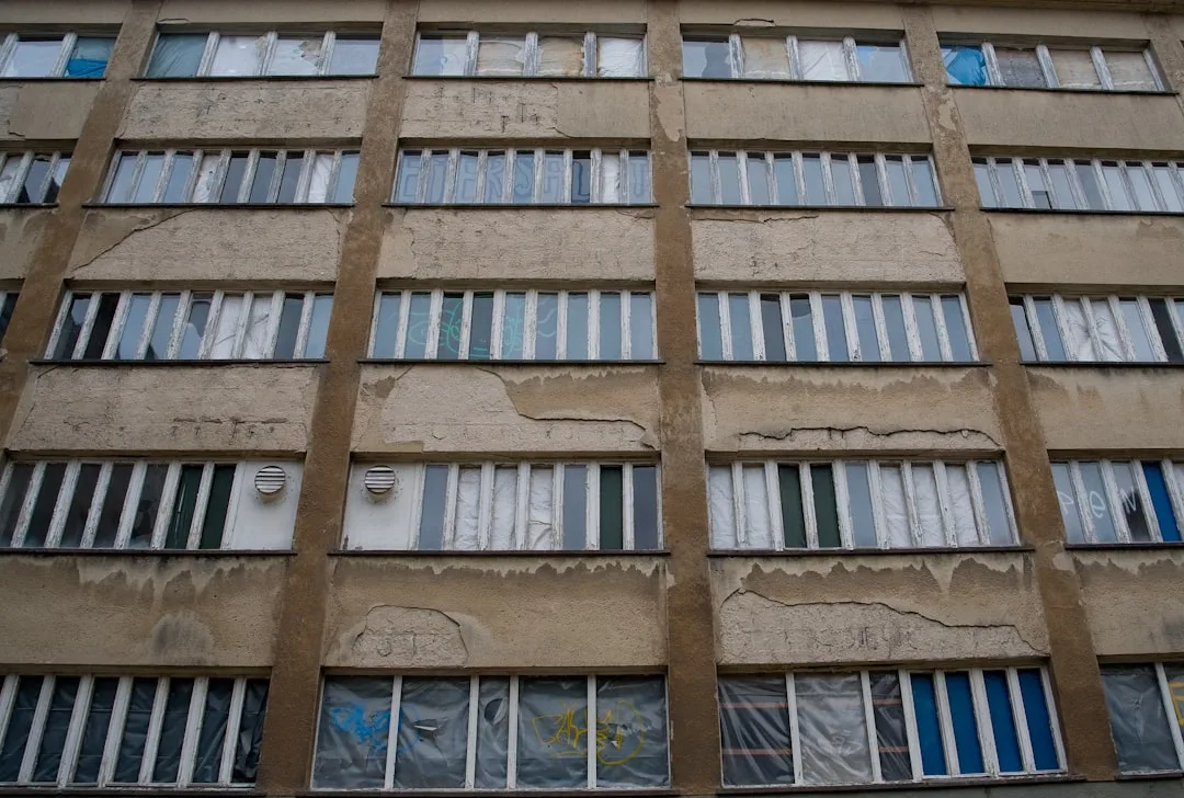brown concrete building